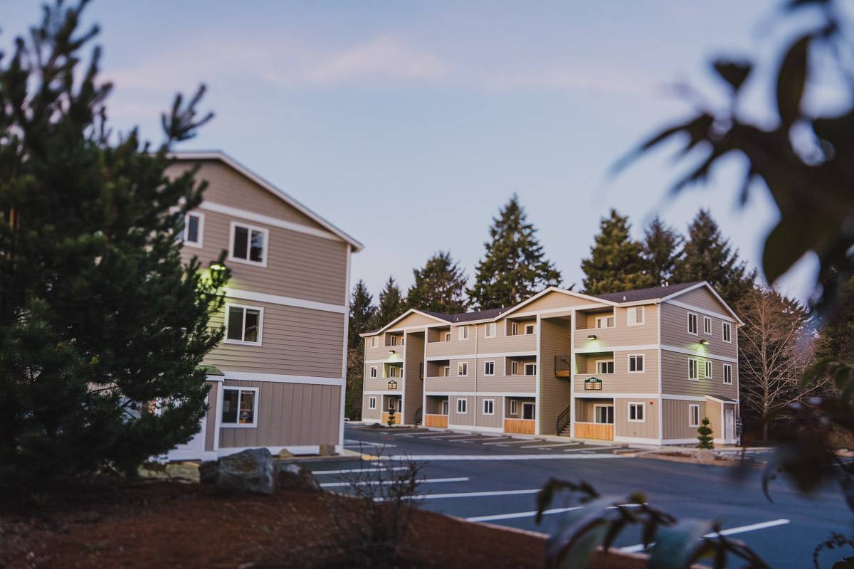 Lincoln City Apartments // Oregon Commercial Real Estate Photographer